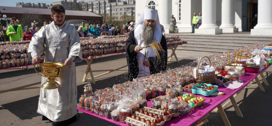 Глава Нижегородской митрополии освятил пасхальные куличи для людей, находящихся в местах лишения свободы