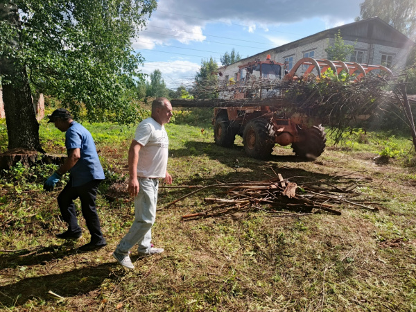 В селе Дмитриевское Краснобаковского округа привели в порядок территорию разрушенного храма