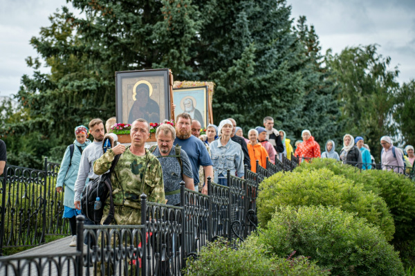 Завершился традиционный Крестный ход "Городец - Дивеево"