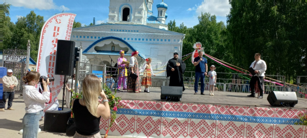 Исполняющий обязанности благочинного Шахунского округа поздравил жителей Шахуньи с Днем России