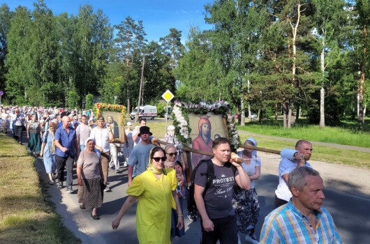 В день Всех Святых в Сарове состоялся традиционный крестный ход