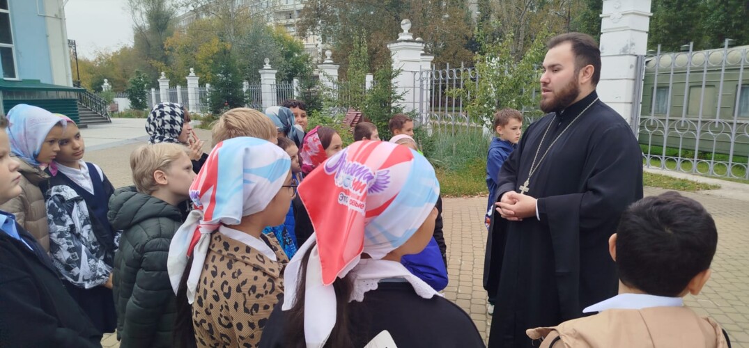 Клирик Московского благочиния провел экскурсию для четвероклассников в рамках курса «Основы православной культуры»