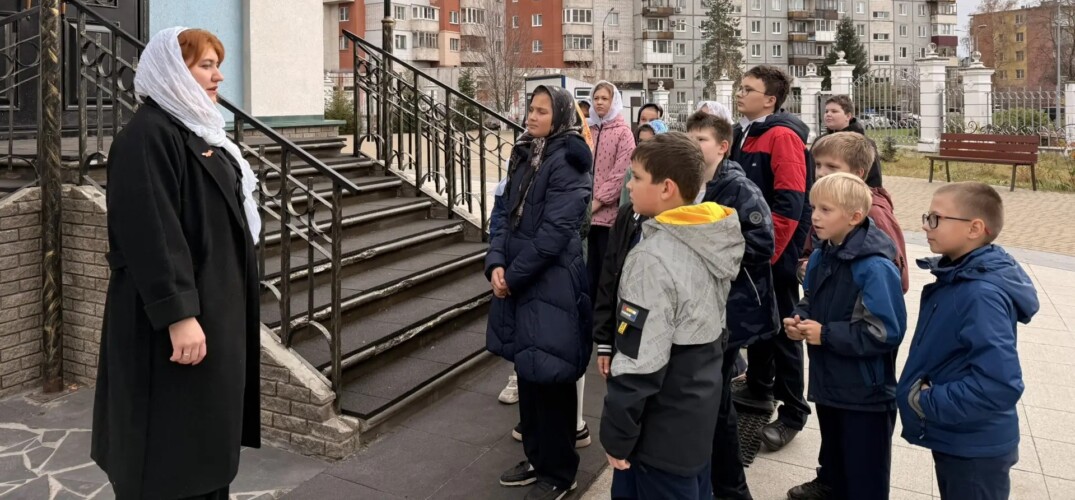 В Московском благочинии состоялись экскурсии для школьников по храму в честь иконы Божией Матери «Скоропослушница»