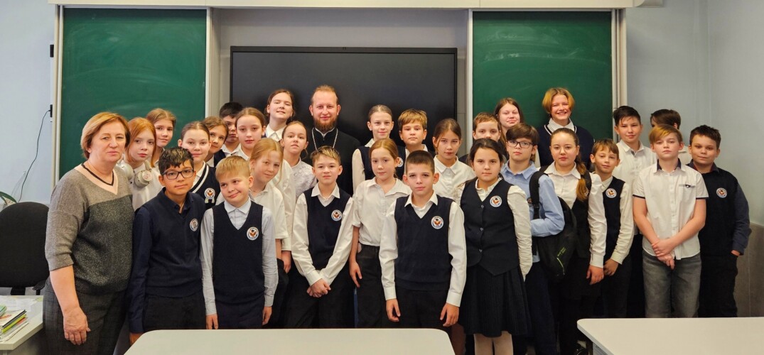 Клирик Александро-Невского кафедрального собора провел урок в нижегородской гимназии № 2