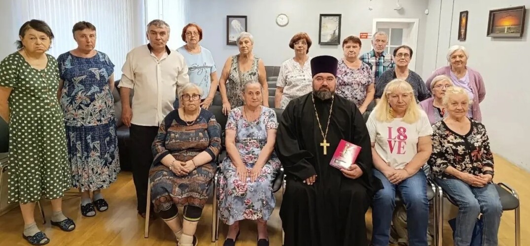 Помощник благочинного Московского округа провел встречу с подопечными Комплексного центра социального обслуживания населения