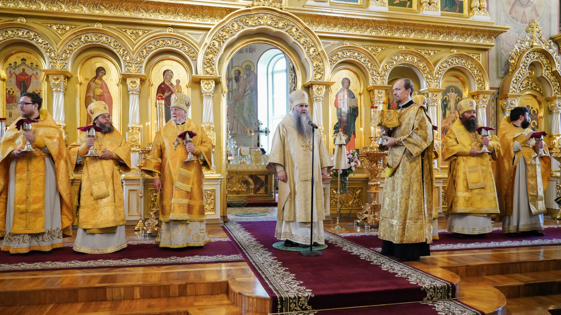 Епископ Городецкий и Ветлужский Парамон сослужил Главе Нижегородской митрополии на Божественной литургии в Серафимо-Дивеевском монастыре