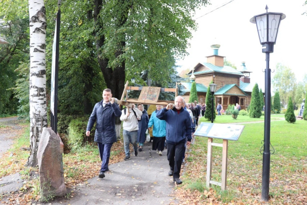 В поселке Варнавино состоялся Крестный ход в поддержку российских воинов