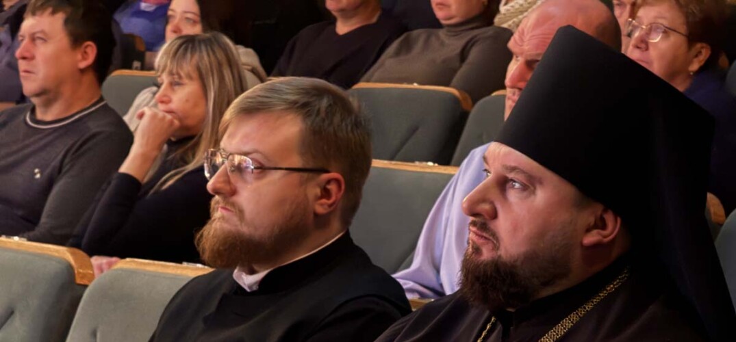 Епископ Дальнеконстантиновский Филарет посетил в Арзамасе концерт для участников боевых действий