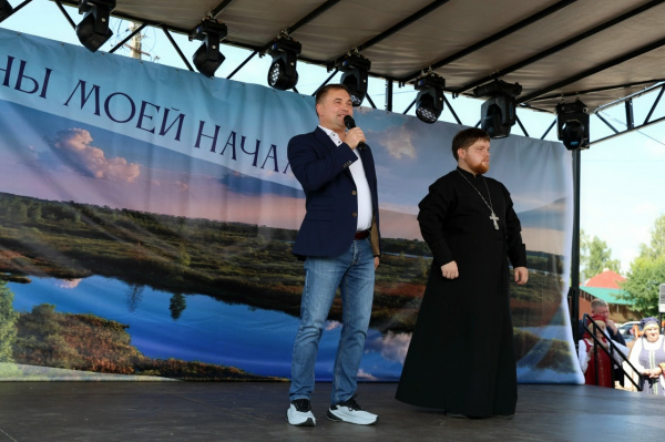 Настоятель храма Архистратига Божия Михаила поздравил жителей пос. Ветлужский с Днем поселка