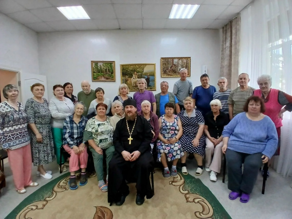 Клирик Ветлужско-Уренского благочиния посетил Ветлужский реабилитационный центр для инвалидов