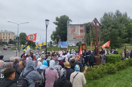 Проходит традиционный крестный ход из Нижнего Новгорода в Свято-Троицкий Серафимо-Дивеевский монастырь