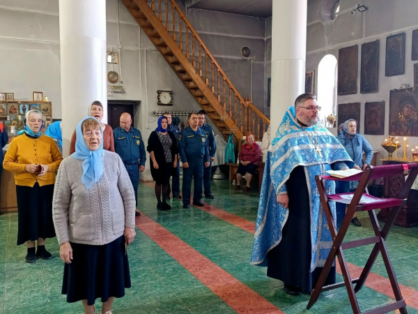 В поселке Ковернино сотрудники МЧС почтили свою небесную покровительницу