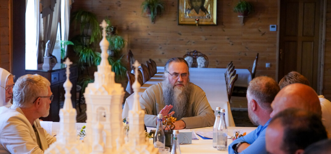Глава Нижегородской митрополии провел совещание по вопросам развития и благоустройства Дивеевского монастыря