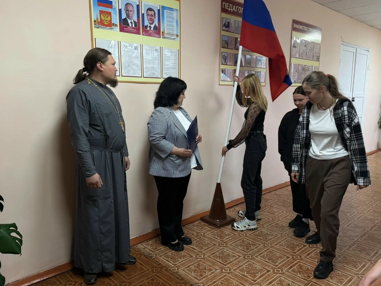 В День знаний клирик Шарангского благочиния посетил Шарангский филиал Шахунского колледжа аграрной индустрии