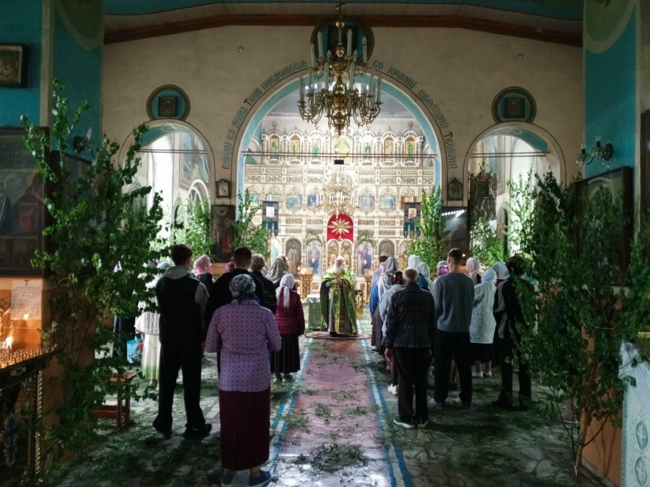 В храме Покрова Божией Матери города Шахунья состоялся молебен для учащихся, готовящихся к экзаменам
