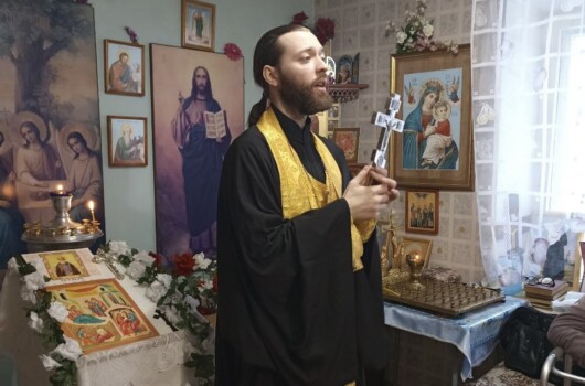 Клирик Нижегородского благочиния посетил дом-интернат для ветеранов войны и труда в Зеленом городе