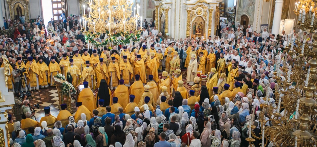 В день 25-летия прославления праведного воина Феодора Ушакова сонм архипастырей Русской Православной Церкви совершил Божественную литургию в кафедральном соборе Саранска