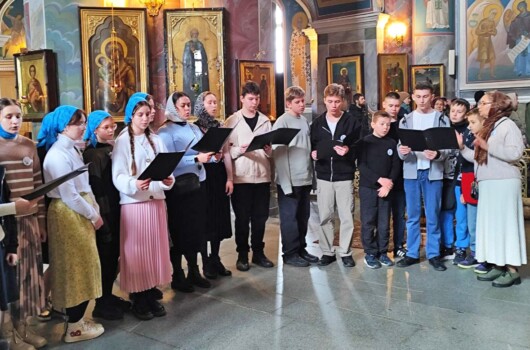 Учащиеся Волгоградской епархиальной гимназии исполнили духовные песнопения в Дивеевском монастыре