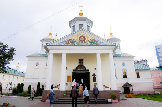 В день престольного праздника нижегородского Крестовоздвиженского монастыря митрополит Георгий совершил в нем Божественную литургию