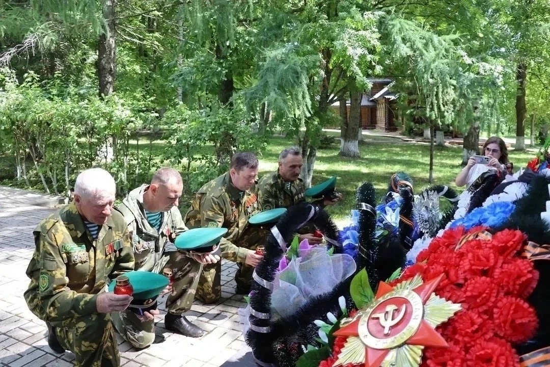 В День памяти ветеранов боевых действий настоятель храма Казанской иконы Божией Матери с. Богородское принял участие в митинге
