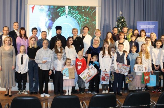Благочинный Молитовского округа принял участие во Всероссийской акции «Елка желаний»