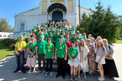 Руководитель Синодального отдела по делам молодежи принял участие в открытии XI Молодежного форума в Александровской епархии
