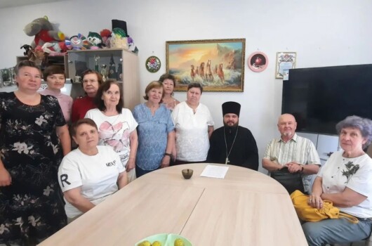 Помощник благочинного Сормовского округа провел духовную беседу с членами соседского центра «Циолковский»