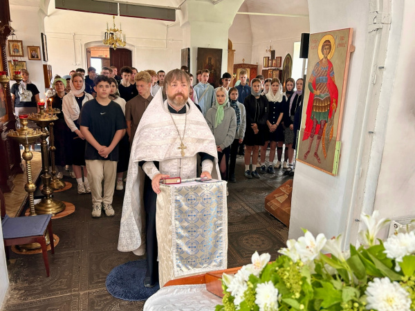 В храмах Сокольского благочиния прошли молебны перед экзаменами