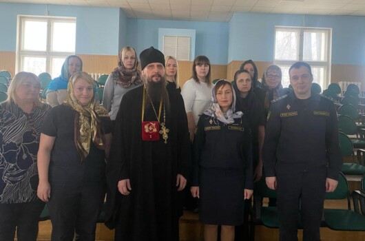 Помощник благочинного Автозаводского округа провел лекцию в районном отделении Федеральной службы судебных приставов