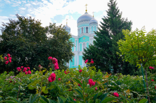 Митрополит Георгий совершил богослужения в Свято-Троицком Серафимо-Дивеевском монастыре