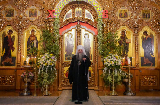В канун Пятидесятницы глава Нижегородской митрополии совершил вечернее богослужение в Дивеевском монастыре