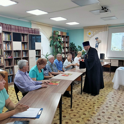 Помощник благочинного Ковернинского округа по социальному служению поздравил супружеские пары с «золотым» юбилеем