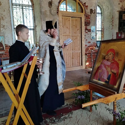 В Дальнеконстантиновском благочинии в возрождающемся храме села Кажлейка встретили Владимирскую икону Пресвятой Богородицы