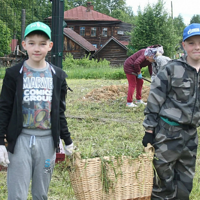 Прихожане храма Покрова Пресвятой Богородицы в д. Овсянка Семеновского округа провели субботник