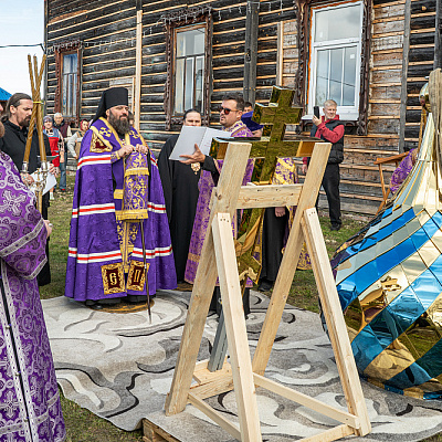 Епископ Городецкий и Ветлужский Парамон совершил освящение креста и купола храма иконы Божией Матери «Знамение» п. Керженец городского округа Семеновский