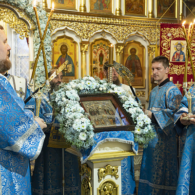 В канун праздника Покрова Пресвятой Богородицы епископ Городецкий и Ветлужский Парамон совершил Всенощное бдение в Городецком кафедральном соборе Покрова Пресвятой Богородицы