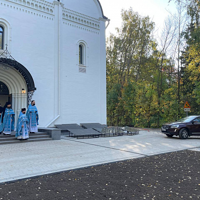 В Князь-Владимирском храме Приокского района состоялась торжественная встреча пяти икон