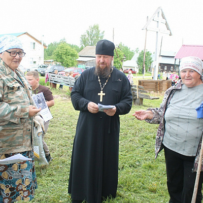 Прихожане храма Покрова Пресвятой Богородицы в д. Овсянка Семеновского округа провели субботник