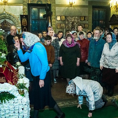В Великий Пяток епископ Августин совершил вечерню с выносом Плащаницы Спасителя в Городецком Феодоровском мужском монастыре