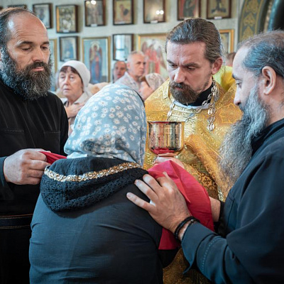 В день празднования первоверховных апостолов Петра и Павла епископ Городецкий и Ветлужский Парамон совершил Божественную литургию в Городецком Феодоровском мужском монастыре