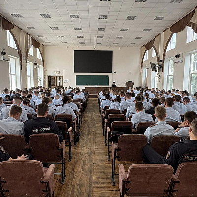 Помощник благочинного Приокского округа провел духовную беседу с курсантами Нижегородской академии МВД России