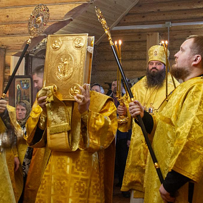 В Неделю 19-ю по Пятидесятнице, епископ Городецкий и Ветлужский Парамон совершил Божественную литургию в храме мучениц Веры, Надежды, Любови и Софии п. Буревестник