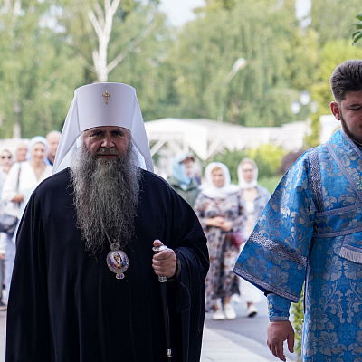 В день празднования иконы Божией Матери «Умиление» митрополит Георгий совершил Божественную литургию в Дивеевском монастыре