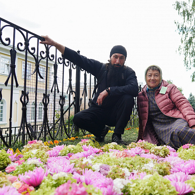 Управляющий Нижегородской епархией возглавил в Дивеевском монастыре утреню с чином погребения плащаницы Божией Матери