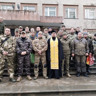 Помощник благочинного Автозаводского округа благословил добровольцев на отправку в зону СВО