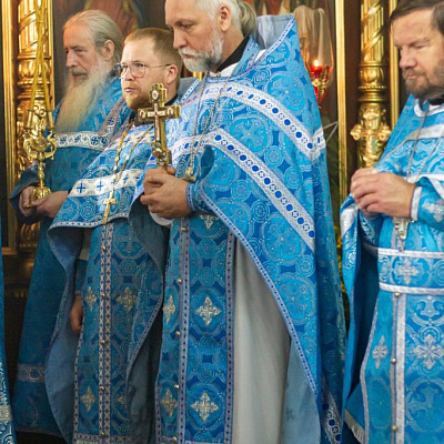 8 сентября, в день Сретения Владимирской иконы Божией Матери, епископ Городецкий и Ветлужский Августин совершил Божественную литургию в храме Казанской иконы Божией Матери села Роженцово Шарангского района.