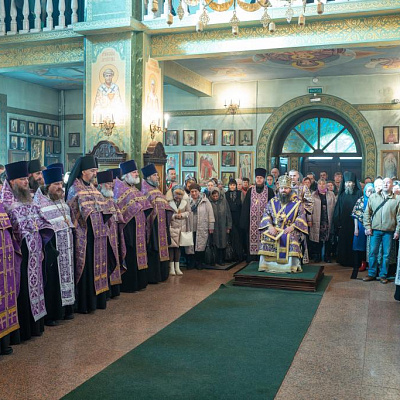 В престольный праздник Городецкого Феодоровского мужского монастыря епископ Городецкий и Ветлужский Парамон совершил Литургию Преждеосвященных Даров