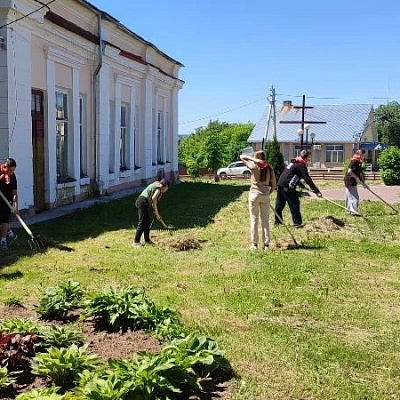 Трудовая акция на территории восстанавливающегося храма в селе Хмелевицы Шахунского благочиния