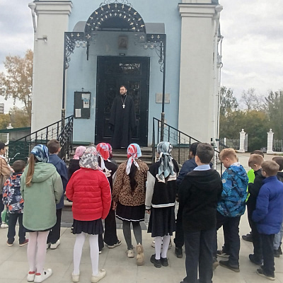 Клирик Московского благочиния провел экскурсию для четвероклассников в рамках курса «Основы православной культуры»