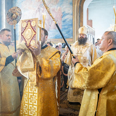 Епископ Городецкий и Ветлужский Парамон совершил Божественную литургию в храме Всех Святых г. Семенов